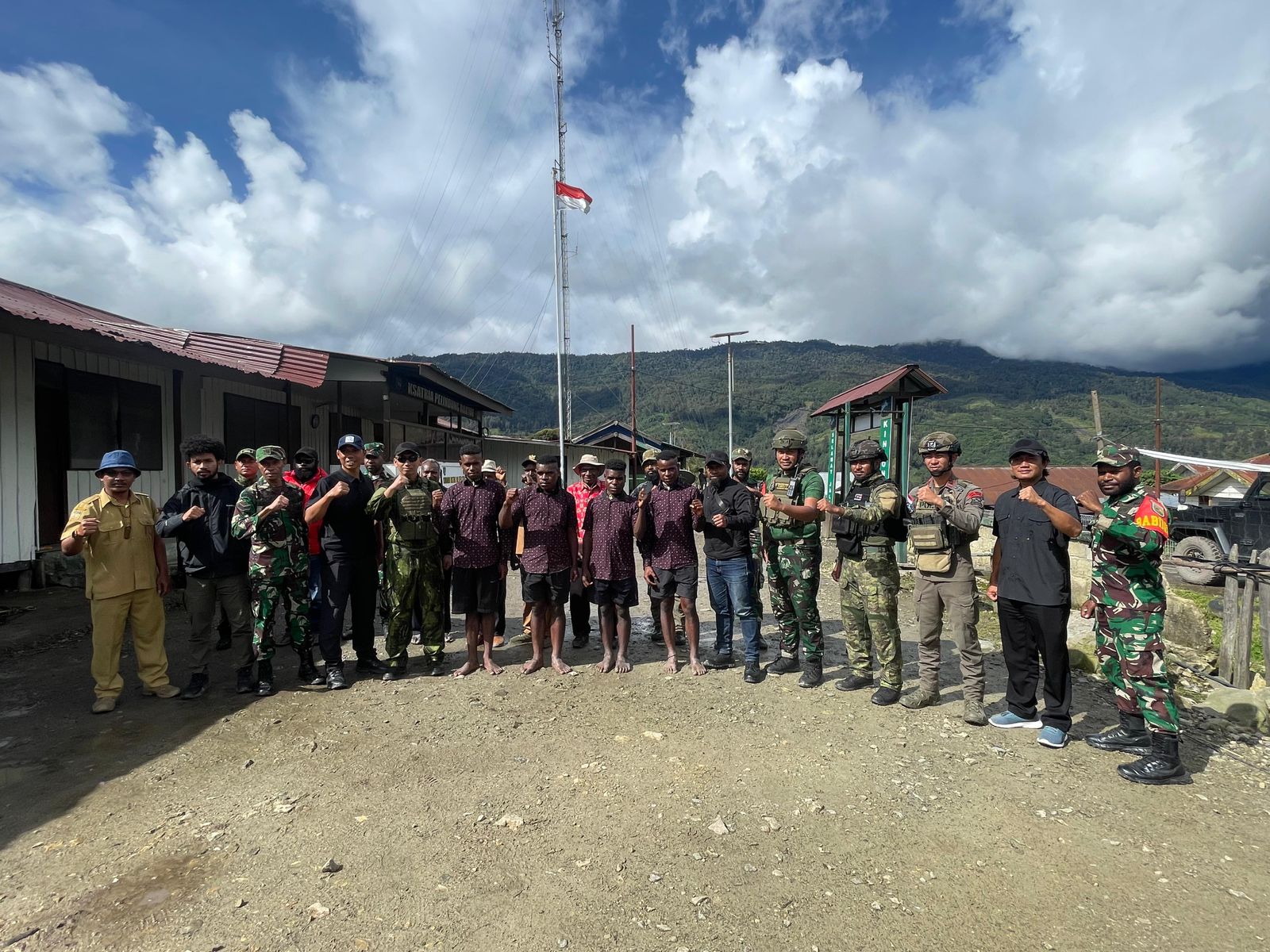 Empat Anggota KKB Kodap III Sinak Nyatakan Ikrar Setia kepada NKRI di Puncak, Papua Tengah
